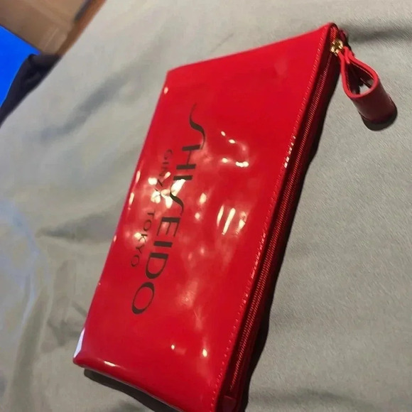 Shiseido Ginza Tokyo Red make-up bag - Picture 10 of 11